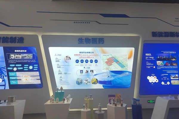 LED显示屏多样化拼接展示，释放创意与无限可能