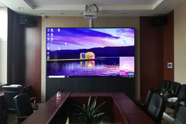 现代会议室使用哪种显示大屏比较好？