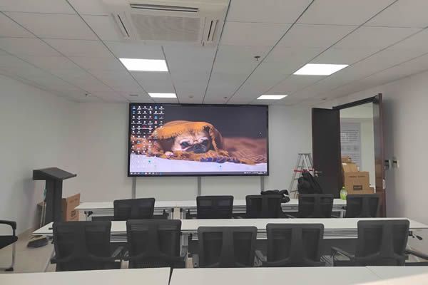 会议室使用P几的LED显示屏好？
