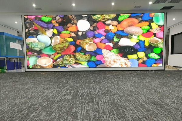 直播电商场景持续升级 高清LED显示屏赋能专业直播间搭建