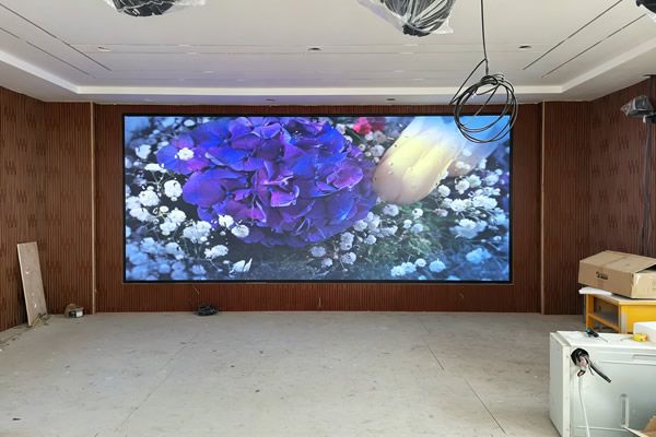 LED显示屏项目验收全流程指南：从开箱到交付
