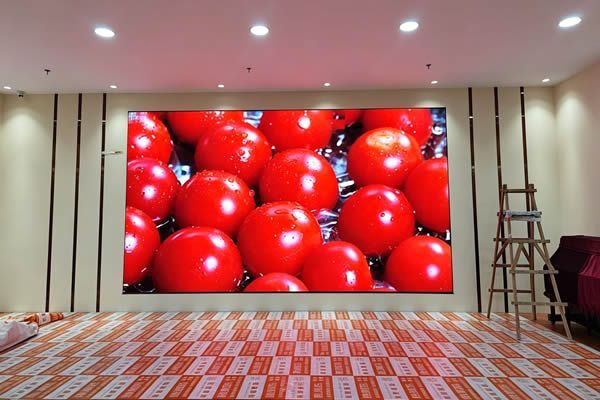 LED显示屏色彩校准与白平衡调整：为什么你的屏看起来有色差？