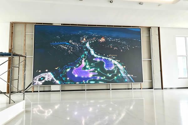 威海新元集团 - 会议厅 P2 LED 显示屏项目